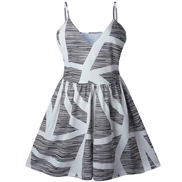 💙ITS HERE!!💙🆕PLUS Brea Black&White Romper NWT💙 - Picture 2 of 8